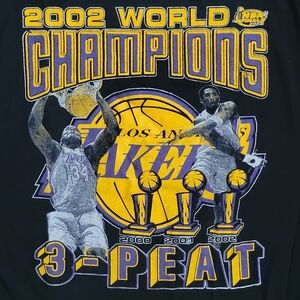LOS ANGELES LAKERS 3 PEAT T-SHIRT  2X
